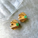 Y1122-【 Grossé 】グロッセ・ヴィンテージイヤリング U.S.A. Gold Tone Green Cabochonの画像