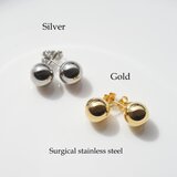 太陽と満月のピアス★サージカルステンレス・ボールのスタッドピアス　～Silver/Goldの画像