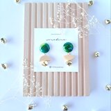 ★c　"彩り豊かに…"　春　夏　緑　グリーン　アシンメトリー　大ぶりピアス／イヤリングeの画像