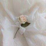 染め布花＊一輪・ミニ薔薇のコサージュの画像