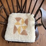 値下げしました！ノッティング織り椅子敷　草木染め