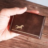 【馬好きに贈る】シンプルで上品な馬デザイン名刺入れ｜本革製・名入れOKの画像
