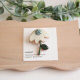 花びらブローチ♡White×green×くすみブルーの画像