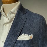 【受注製作】花刺繍ポケットチーフ｜名もなき花の物語｜ハンドロール仕立て・メンズギフト・父の日・ プレゼント