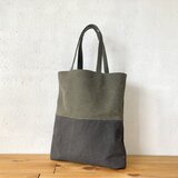 カーキグレーとチャコールグレーの鞄の画像