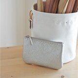 ジップポーチ　シルバー　M サイズ