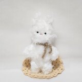 ふっわふわな白うさぎ (あみぐるみ)の画像