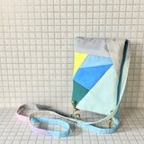 持ち歩きに便利　スマホケース　ショルダーポーチ型の画像