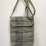 裂き織り　蓋付ショルダーバッグ（ラメライン）の画像
