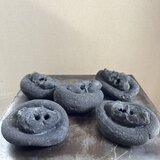 置物(ペーパーウェイト)　梟　黒釉　No.1〜5の画像