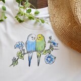 セキセイインコと朝顔のTシャツの画像