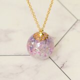 胸元の華やかさに紫のレジンアクセ【ネックレス】の画像