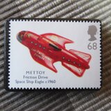 イギリス　おもちゃ切手ブローチ10452の画像