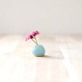 陶土の小さな花立て 水色釉薬 ＊ ドライフラワー付きの画像