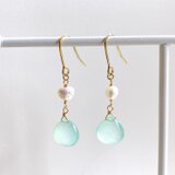 天然淡水パールとグリーンカルセドニーの2連デザインピアス/イヤリングの画像