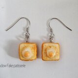 目玉焼きトーストのピアス