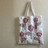 トートバッグ　白(赤い花×5)のコピー