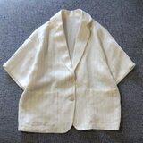 ストライプリネンのジャケットの画像