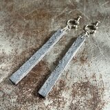 イヤリング　黒釉　square