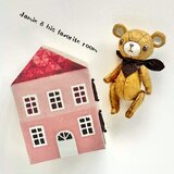 身長5.5cmのミニチュアテディベア／キャメル(和紙で作った小さなくまのお人形)＆夢のドールハウスセットの画像