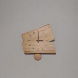 壁掛け振り子時計　～サワグルミ材･２枚合わせ･横型･枝文字～