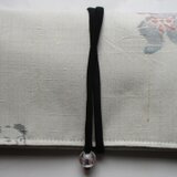 ８３０５　紬の着物で作った和風財布・ポーチの画像