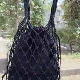 マクラメ編みのネットバッグ black×blackの画像