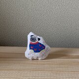 ハートのTシャツのパグさん　刺繍ブローチ