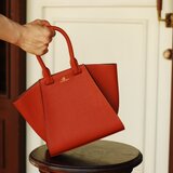 レザーハンドバッグ『スカーレット』ミニサイズ　トリヨンノビーヨ：キュイーヴル色