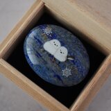 【桐箱付き】天然石・ラピスラズリとシマエナガの帯留め／ポニーフック・ブローチ対応 金箔