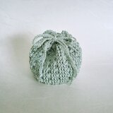 ラグジュアリーなレース編みポーチ　ライムグリーン　バッグインバッグ　インテリア　ラッピングバッグ