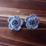 レース編みの　お花耳飾り、ピアス　イヤリング