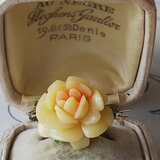 ヴィンテージ　ピーチ色の薔薇／セルロイド製　ブローチ