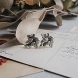 ぶどうのレリーフのシルバーイヤリング