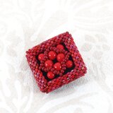 Square　ビーズ刺繍のブローチ　A