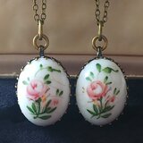 ヴィンテージ　Porcelain薔薇／金彩（20×15㎜）Bランク　クラシカルネックレス