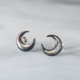 ブラックシェルムーン・ピアス
