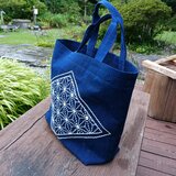 天然藍染・刺し子【一点もの丁寧な手しごとトートバッグ・手提げバッグ】A 背面に刺し子のポケット付き250813-2