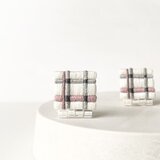 秋冬新作　刺繍ピアス　チェック　くすみピンク