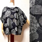 柔らかな薄手の紬のトップス　着物リメイク