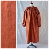 おとなのゆったりガウンワンピース：105cm（シュリンクシーチング：テラコッタオレンジ）