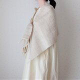 手紡ぎ・手織り　淡いベージュのストール