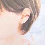 〈痛くない〉〜2way〜レッド×シルバーチェーンイヤーカフ・イヤリング・フェイクピアス・ノンホールピアス(片耳用)(調節可能)