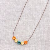 ＊チェコビーズ＆シルクコードのネックレス＊花５輪（ブラウン）＊４５．５ｃｍ～＊