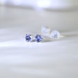 希少貴重 人生を良い方向へと導く石  タンザナイト プラチナ スタッドピアス 12月誕生石