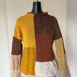 辛子系の模様編みパッチワークセーター