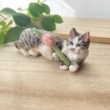 花守りの猫（木彫りの猫の置物）