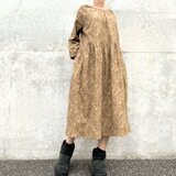 冬支度の森＊あったかコーデュロイの長袖ワンピース＊ポケット付＊綿100％＊兎キツネ小鳥ツリー草花柄＊ベージュ