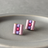 クッキーピアス｜軽い紙のアクセサリー　くすみカラー　上品デザイン　旅行に　イヤリング ピンク　いちご