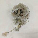 布花　ちりちり花びらのコサージュ白（小）/ 00131